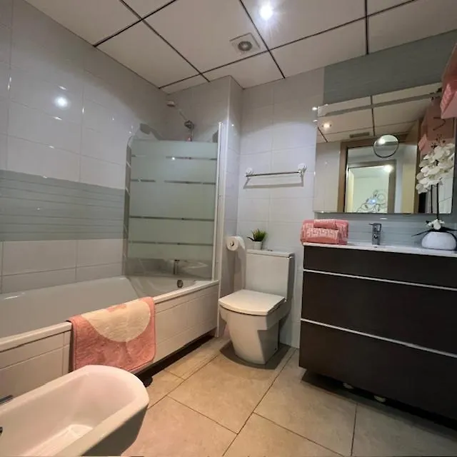 Apartamento En Cubelles 0*,